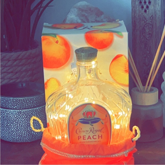 Crown Royal Peach Bottle with Lights - Picture 1 of 4